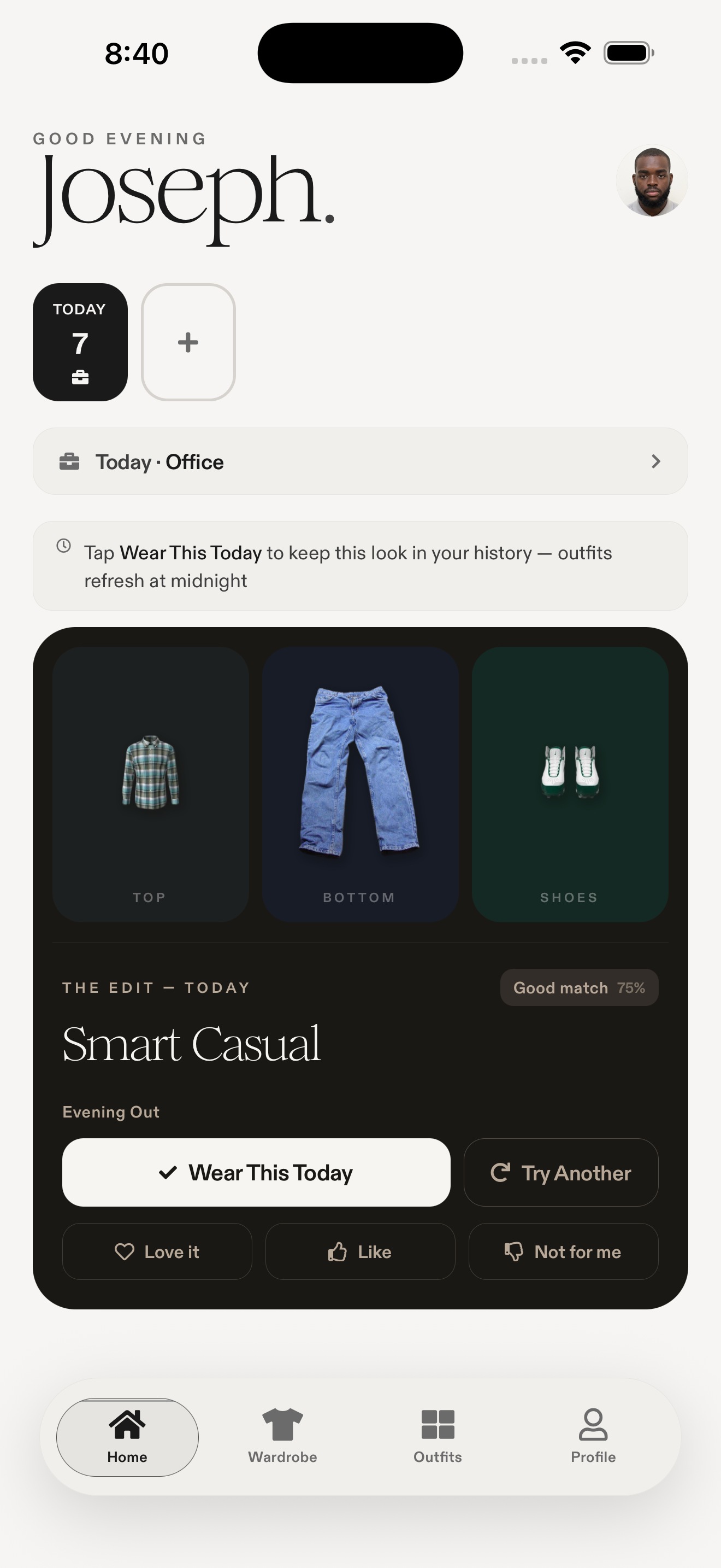 The Montinz app showing a daily outfit suggestion